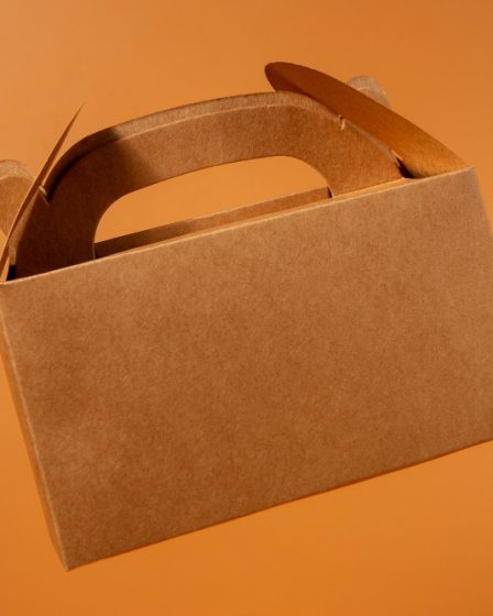 Onde comprar caixas para fatias de bolo e torta com o melhor custo-benefício para sua confeitaria